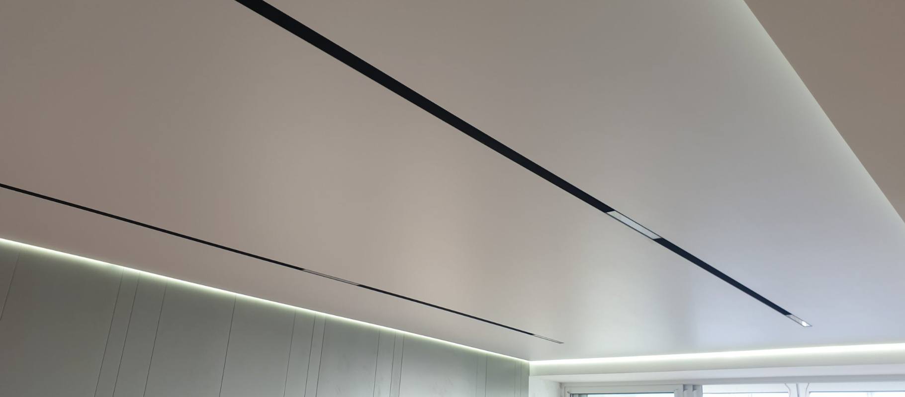 Потолок с теневым профилем – новинка 2024
