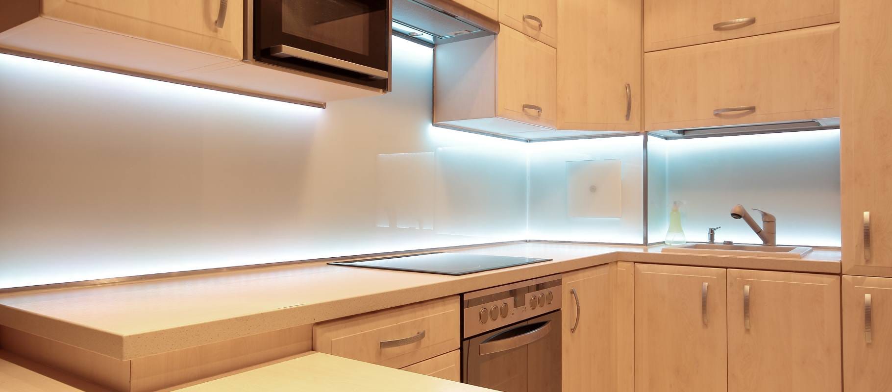 Где заказать установку светодиодной ленты на кухне